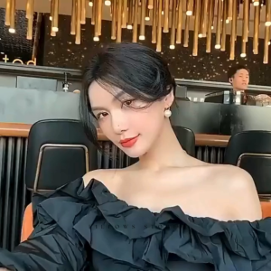 Anting Tusuk Mutiara Sedang Perhiasan Fashion Wanita Terbaru Model Simple Sederhana Elegan AT02