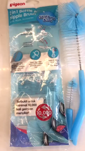 PIGEON Basic 2 in 1 Bottle and Nipple Brush