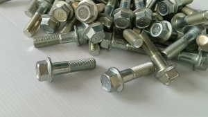 โบลท์ 10X30 น็อตเบอร์ 14 (M10) เกลียวยาว 30 มิล