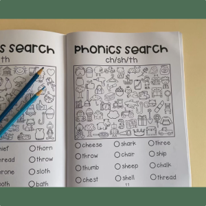 Montessori CVC Words Learning & Reading Practice Workbook for Kindergarten Preschool Educational Toy Phonics Book Writing Learning Materials for Kids Build Vocabulary Memory Skills Brain Game Word Search Activities Worksheet