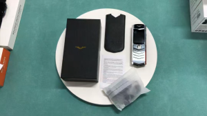 New V10 Metal Body Luxury Phone 1.8inch Screen MP3 FM Radio Dual SIM 2G Network Mobile Phone