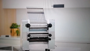 เครื่องรีดแป้ง เครื่องทำเส้นก๋วยเตี๋ยวสแตนเลสไฟฟ้าอัตโนมัติ30ซม.