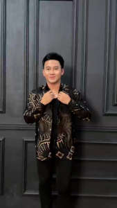 Kemeja Batik Pria Lengan Panjang: Motif & Desain Trendy