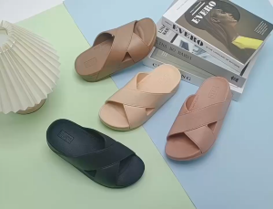M-19 NEW TOPGRADE SLIDE SOFT RUBBER MATERIALS ELEGANT SLIDE OUTDOOR SLIIPER New style. Madam. Womens shoes. Breathe. Slippers. Sandals. A thick bottom. Non-slip. High quality. It wears well. Comfortable. The Korean version.
