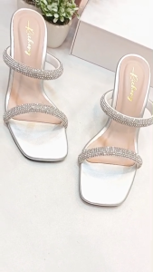 รองเท้าส้นสูง 3.5 นิ้ว รุ่น 15-26 สายคาดสองเส้น นิ้มมาก ไม่บาดเท้า ใส่เดินสบายไม่เมื่อย รองเท้าหรู ผลิตในไทย