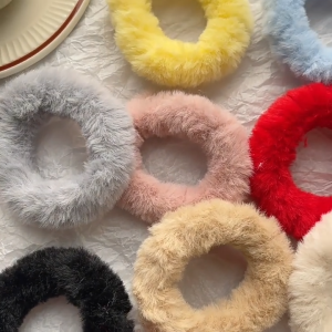 Ikat Rambut Scrunchie Bulu Pastel Hair Fashion Aksesoreis Rambut