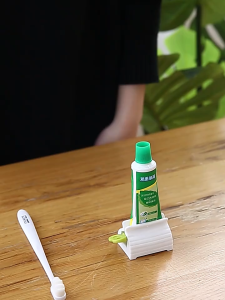 ที่บีบยาสีฟัน ที่กดยาสีฟัน ที่รีดหลอดยาสีฟัน ที่รีดโฟมล้างหน้า อุปกรณ์บีบหลอด เครื่องบีบยาสีฟันแบบแมนนวลG2070