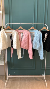 B3966 Font Inside Braids Knit Cardigan