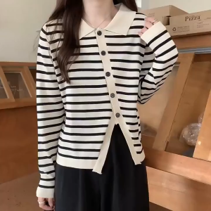 Irregular Apricot Sweater Lengan Panjang Bergaris Warna Kontras Wanita