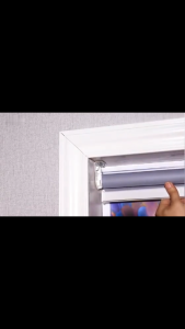 ม่านม้วน  ม่านหน้าต่าง ผ้าม่าน ม่านกันแสง มู่ลี่ ม่านกันแดด กันยูวี ม่านปรับแสง สีเทาเข้ม ระบบโซ่ดึง