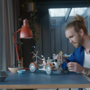 LEGO Technic 42182 NASA Apollo Lunar Roving Vehicle (1913 Pcs) Mainan Susunan Balok (18 Tahun+)