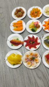 Mô hình đồ chơi đĩa thức ăn tròn có móc khoá đồ chơi trang trí nhà búp bê