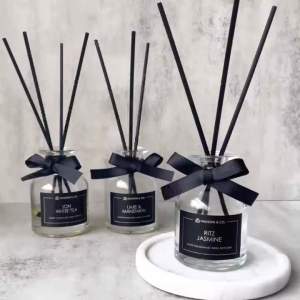 Maison & Co. 150ml Premium Reed Diffuser | Home Fragrance Aromatherapy Essential Oil Room Scent | English Pear Lemongrass Lavender