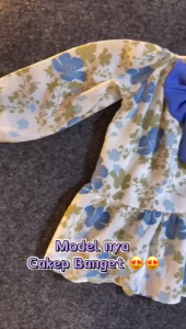 One Set Anak Perempuan Bahan Crinkle Motif Bunga dengan Pita Usia 1 Tahun Sampai 10 Tahun