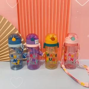 Botol Minum Anak Tali Sedotan 520ml Transparant Pengunci Flip On Model Aesthetic Dan Ekslusif