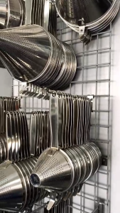 Cone shaped drainer (Wide rest and sturdy handle)