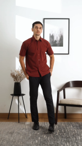 BOSS Kemeja Polos Pria Lengan Pendek Regular Fit Merah Maroon