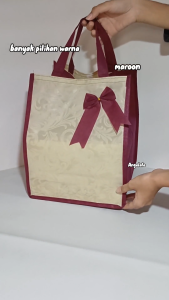 12pcs Tas Kain Spunbond Pita Emboss Polos muat 2 box nasi kotak Besek 20/22cm Hajatan Syukuran Pesta