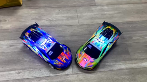 Xe đua thể thao THUNDER 16 thân xe sáng đèn Xe điều khiển có sạc cho trẻ em