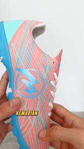Sepatu Futsal Pria Bubble Gum & Catalyst Spectrum