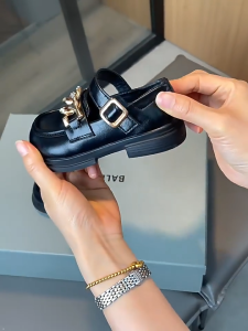 Sepatu Anak Perempuan Cocok Untuk Aktivitas & Fashion