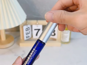 Lip Care Lip Gloss & Anti-Chapped Lip Balm: Essential Products for Dry, Chapped Lips