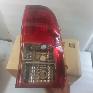 Đèn phanh Toyota Hilux. Mã 81561-0K261. Hình là hàng chính hãng. Quý khách vui lòng chọn loại hàng và vế cần mua