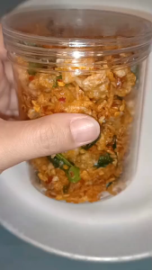 น้ำพริกกากหมู แซ่บ!! น้ำพริกกากหมูเกรด A ทรงเครื่อง ใช้กากหมูเจียวใหม่ สะอาด วันต่อวัน "อร่อย" จนต้องตามหา