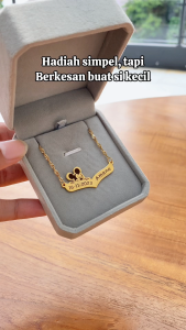 Claresta Necklace - Kalung Anak Perempuan Kustom Nama Titanium Anti Karat Grafir Laser Karakter Mickey Mouse Gold Platet 18K