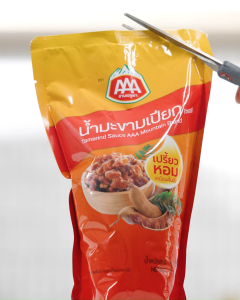 น้ำมะขามเปียกเข้มข้น สามเอภูเขา 1 กิโลกรัม (ยกลัง 12 ถุง)