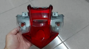 Bộ đèn hậu Sirius FI đời 2013 có đuôi bóng