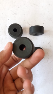 Karet Support Shock Breaker Depan Innova / Hilux / Fortuner: Harga Satu Set isi 4 pcs