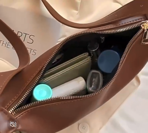 Retro Small Bag: A Simple & Fashionable Crossbody Bag