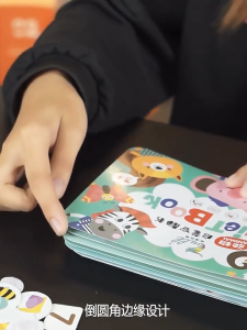 Buku Aktivitas Velcro Anak: Edukasi Anak TK & Mainan Menyusun Montessori