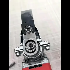 Máy cắt rung bộ chuyển đổi máy cắt thành máy cắt rung tặng kèm lưỡi cưa và đầu chà nhám.