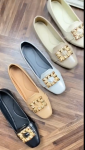 QUINCE Zudith Flats Wanita