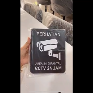 Tulisan CCTV Papan Akiklik: Desain & Aksesoris