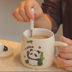 Ly Sứ Panda 450ml Cute Có Thìa Và Nắp 3D - Cốc Sứ Gấu Trúc Làm Quà Tặng Người Yêu Uống Nước Cafe Văn Phòng