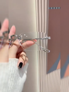 Korean Fashion Photochromic Glasses High-End Rectangular Glasses Metal Frame Anti-Blue Light Glasses Cermin Mata