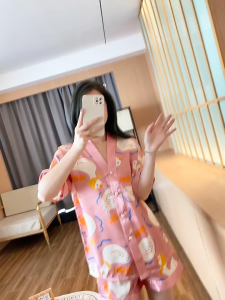 Bộ đồ ngủ phổ biến dành cho nữ Xia Bing lụa ngắn tay thoải mái xu hướng hoạt hình quần áo hai mảnh mát mẻ tại nhà
