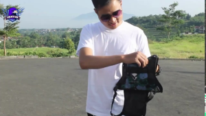 tas dada pria motif print