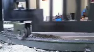 Roda pagar sliding besi super gelokan dalam anti anjlok 7cm