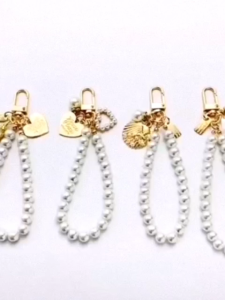 Anti-lost Keychain Pendant: Exquisite Imitation & Pearl Beaded Keyrings