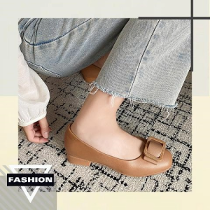 TKGril ฮิตไม่ไหว รองเท้าคัทชูแบบสวมแฟชั่น ทรงสวยสุภาพราคาสบายกระเป๋า แต่งอะไหล่เก๋ๆ ให้ฟิวสุภาพลูกคุณ รุ่นนี้สวมใส่ได้หลายโอกาส ทรงเป็นทางการมาก