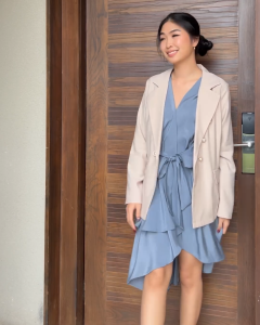 Mirror.Favor : Charlotte Blazer เสือเบลเซอร์ ผ้าเซมิคอตตอน สีชมพูเบจ มีกระเป๋า