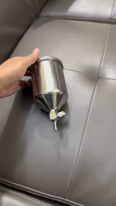 Cốc đựng sơn inox có chân.