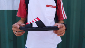 Sendal Karet Pria Tahan Guncangan & Non-Slip