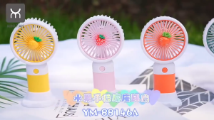 Kipas Angin Genggam Bentuk Buah Mini Portable Bahan Silikon Warna Permen Untuk Outdoor Mini Fan Bisa Untuk Stand HP