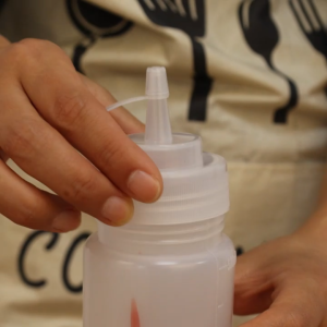 Multi Size Sauce Squeeze Bottle Sauce Liquid Dispenser Bottle with Scale Plastic Liquid Condiment Dispenser Kitchen Tomato Sauce Salad Dressing Container Bottle