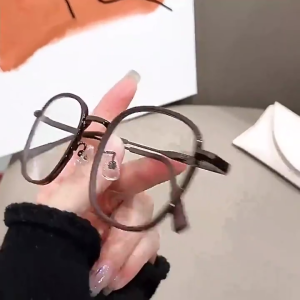 Kacamata Photocromic Anti radiasi Wanita Gaya Korea Lensa Blueray Fashion Kaca